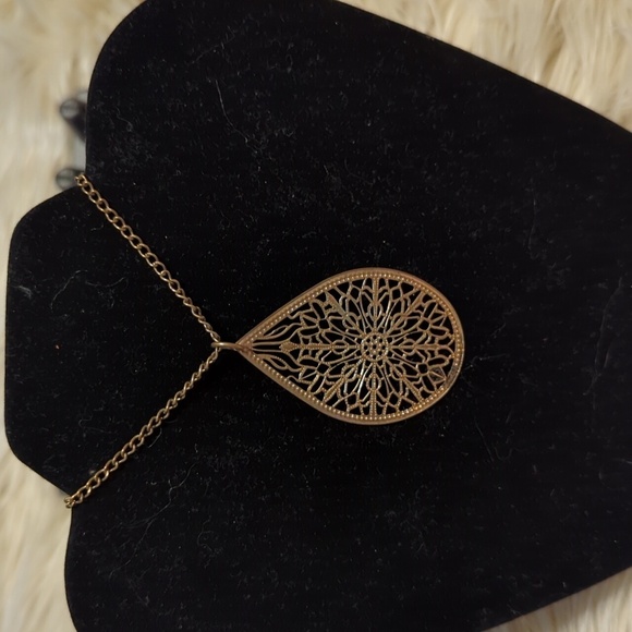Jewelry - Necklace